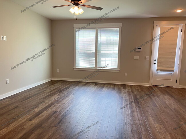 Building Photo - 445 Rally Point Pl