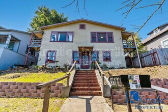 Building Photo - 517 Alhambra St