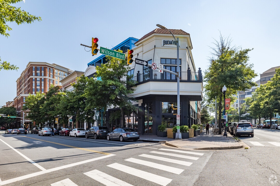 Clarendon/Courthouse