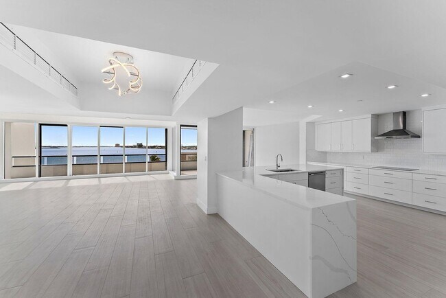 Foto del edificio - 100 Lakeshore Dr