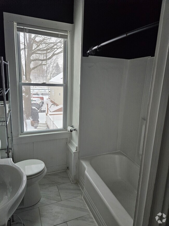 Apartments For Rent in North Pownal, VT with High Ceilings 2 Rentals