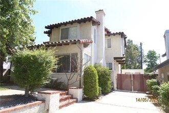 Building Photo - 1206 Valencia Way