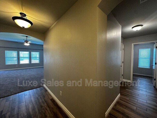 Foto del edificio - 2649 NW 191st Street