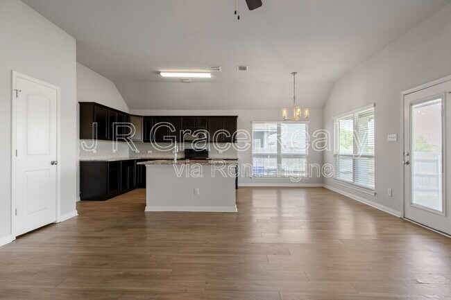 Foto del edificio - 3917 Centerfire Rd