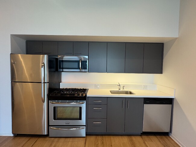 Foto del edificio - 1601 W Division St