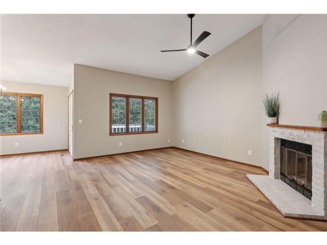 Building Photo - 3563 Blue Jay Way