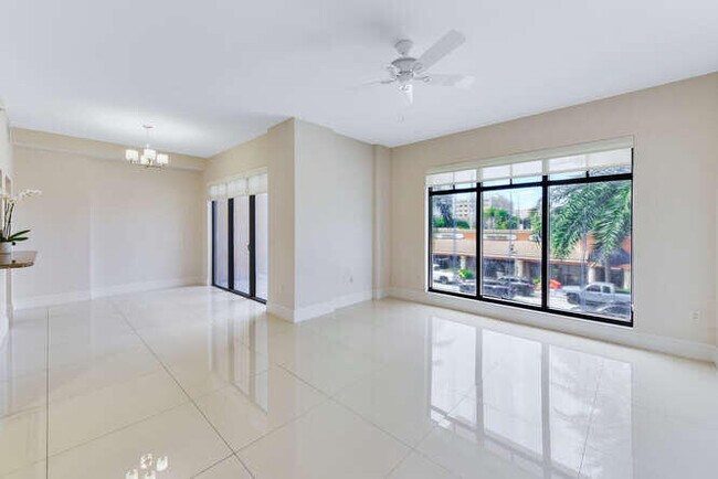 Foto del edificio - 200 E Palmetto Park Rd