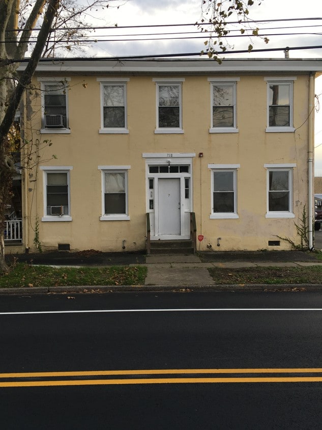 718 W Front St Unit 1 bedroom, Florence Township, NJ 08518 Apartment