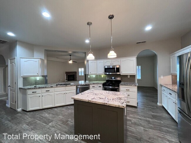 Foto del edificio - 4 br, 2 bath House - 1525 W. Norfolk Dr.