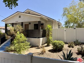 Building Photo - 1400 N Ave 46