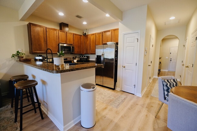 Building Photo - 13336 Solar Dr