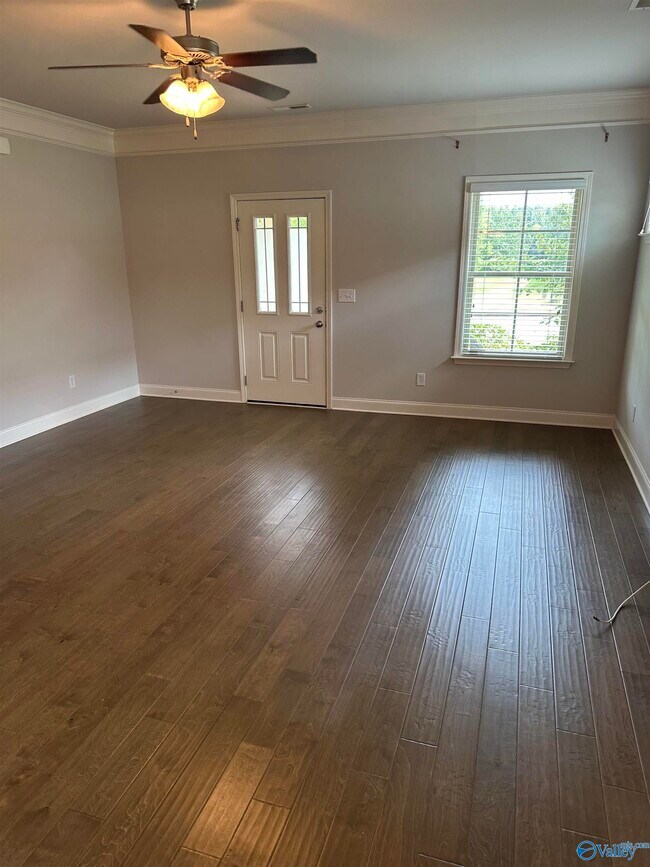Foto del edificio - 7027 Camrose Ln NW