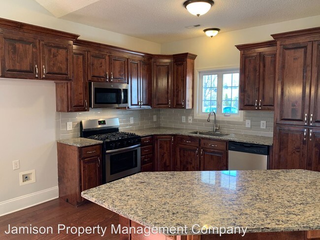 Building Photo - 3 br, 2 bath House - 2320 Keswick Lane
