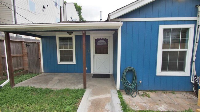 Foto del edificio - 5912 Petty St