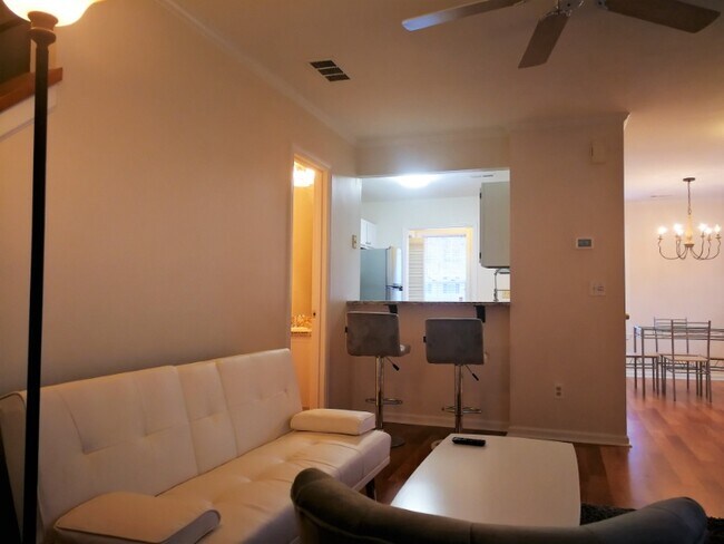 Foto del edificio - 6728 Bevington Ridge Rd