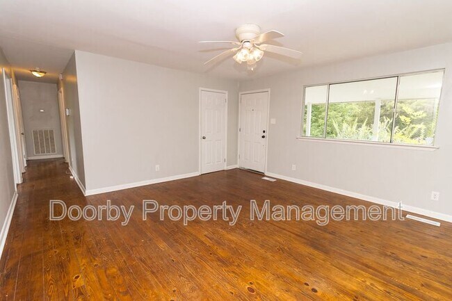 Building Photo - 304 McDonald Dr