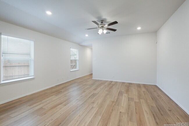 Building Photo - 3912 Claystone Canyon
