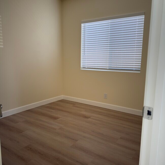 Foto del edificio - 9417 Tilmont St