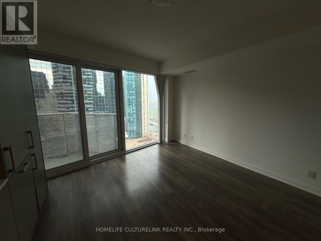 Building Photo - 100 Harbour St