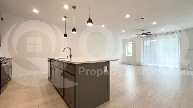 Building Photo - 820 Cavitt Court