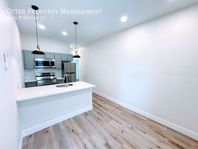 Building Photo - 1464 N Wilton St