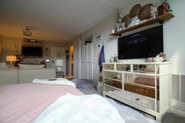 Foto del edificio - 220 Linden Street, Unit 310