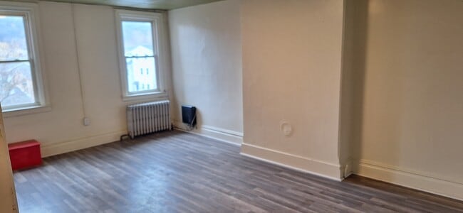 Photo - 509 S Main St Apartment