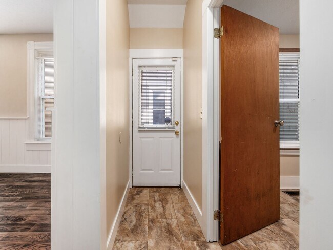 Foto del edificio - 1447 Hunter Ave