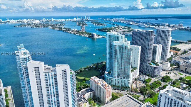 Foto del edificio - 2020 N Bayshore Dr