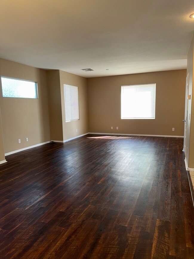 Building Photo - 10519 Allegrini Dr