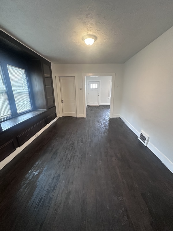 3229 W 32nd St Cleveland, OH 44109 – photo 2