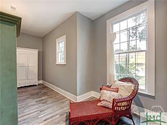 Foto del edificio - 514 E Anderson St