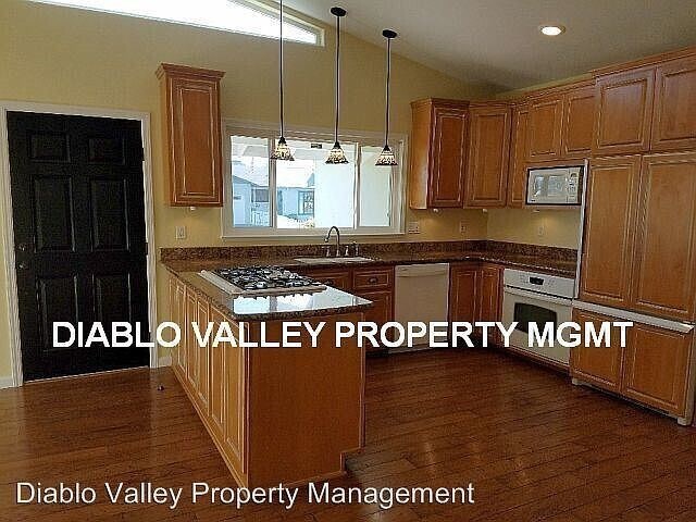 Foto del edificio - 958 El Rancho Dr