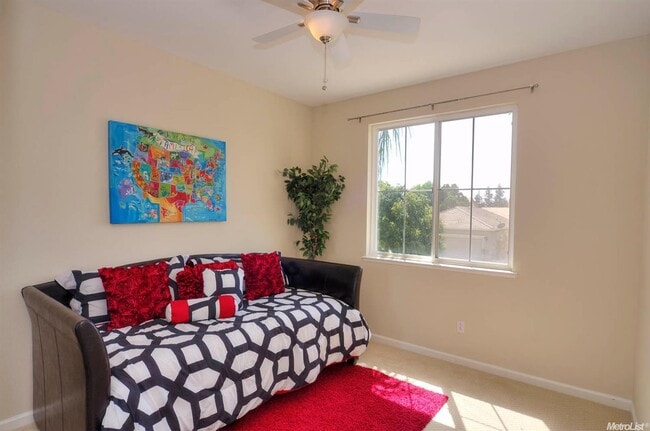 Building Photo - Wonderful Two Story Single House with Gorg...