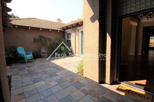 Foto del edificio - Spacious 4bd/3ba Elk Grove Home with Detac...