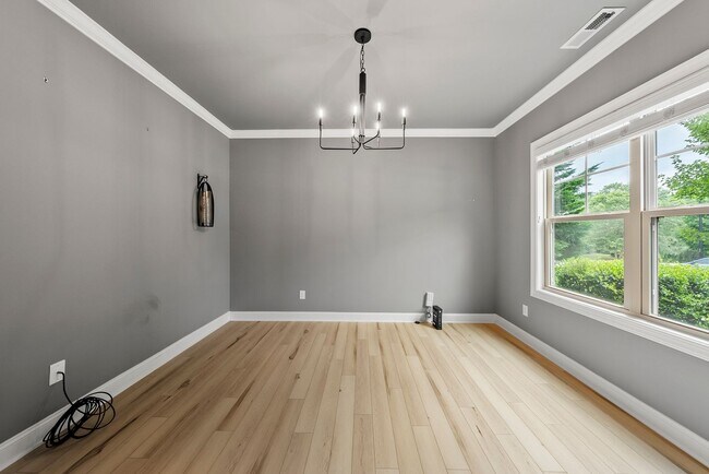 Building Photo - 3537 Bunting Dr