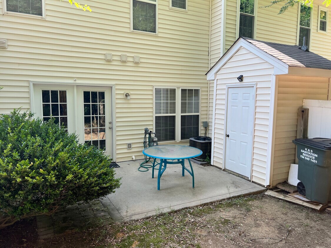 10879 Garden Oaks Ln, Charlotte, NC 28273 Townhome Rentals in