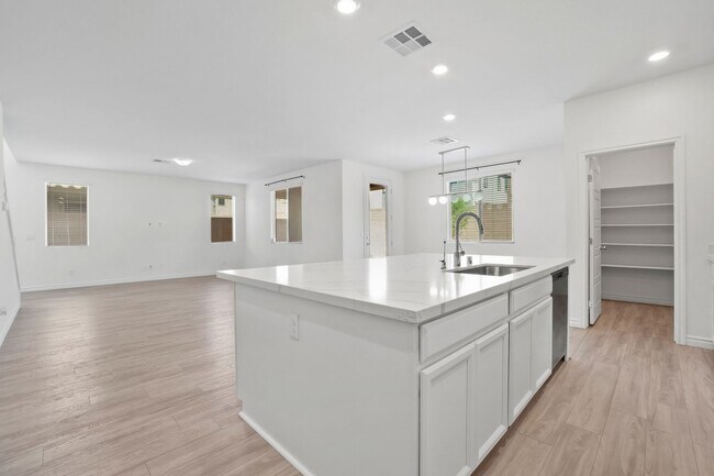 Building Photo - Stunning 4 Bedroom Home with Downstairs Room!