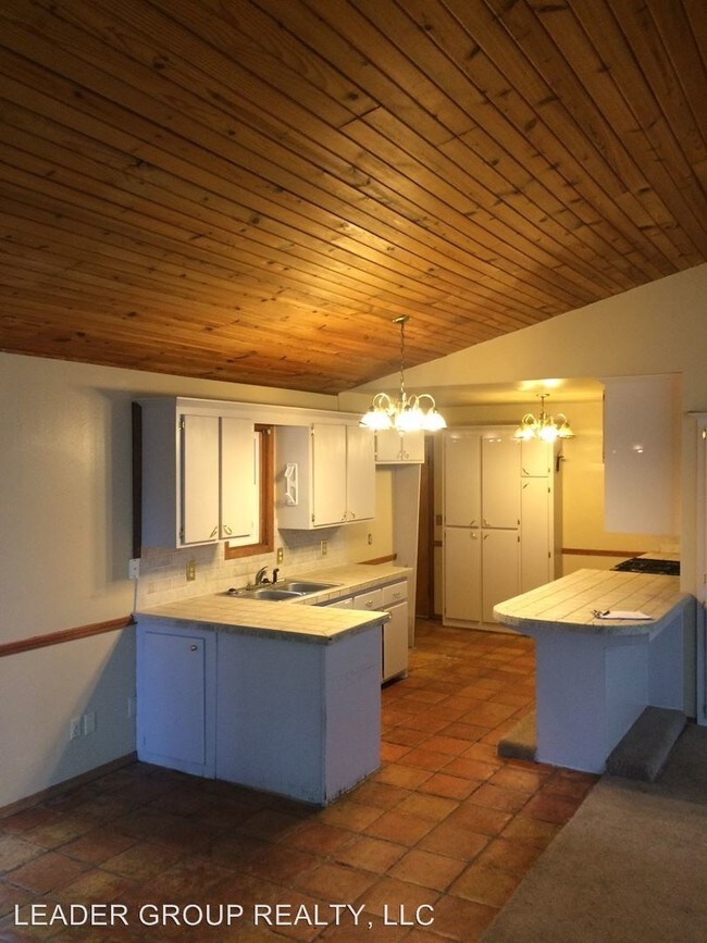 Building Photo - 805 Hardy Springs Cir