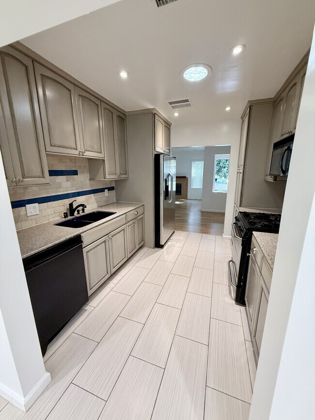 Foto del edificio - 17429 Burbank Blvd