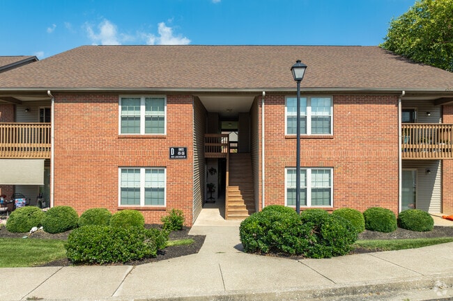 Entrada - Hi-Point Apartments
