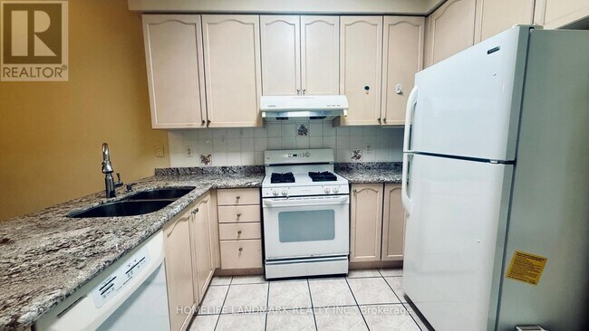 Photo du bâtiment - 25 Grover Hill Ave