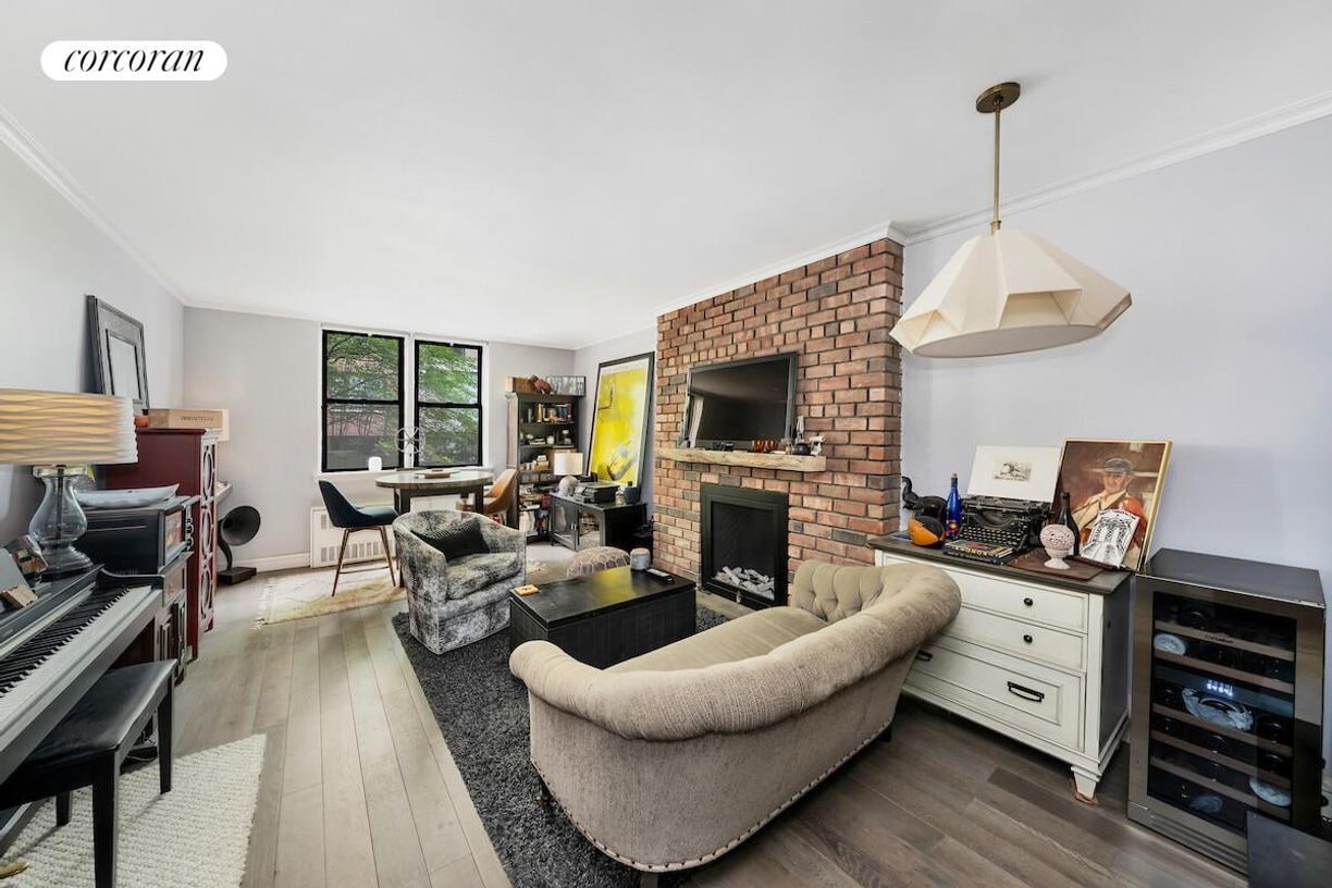 Foto principal - 250 W 15th St