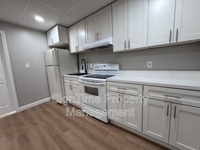 Building Photo - 229 Jonathan St