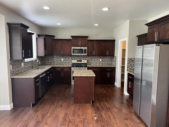 Foto del edificio - 3272 Rockhaven Ave