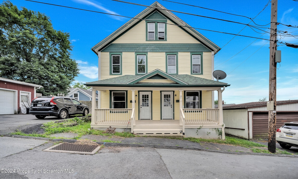 40 Copeland Ave, Carbondale, PA 18407 Room for Rent in Carbondale, PA