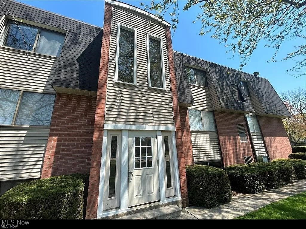 Primary Photo - 216 Moore Rd