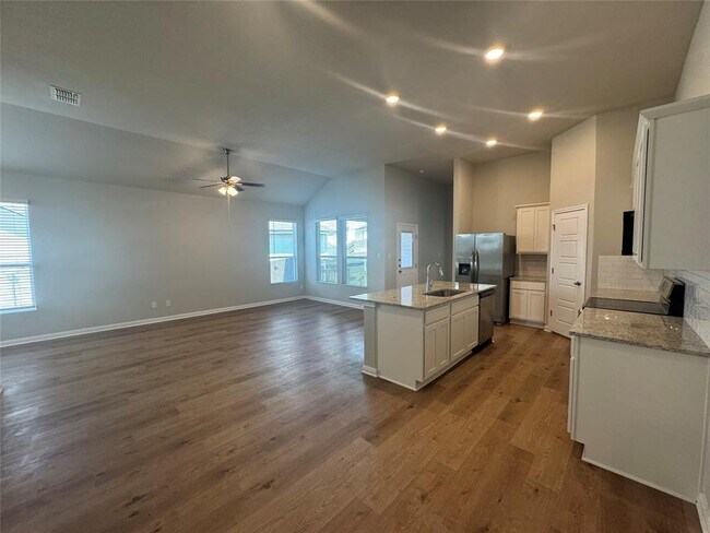 Foto del edificio - 184 Schrader Dr