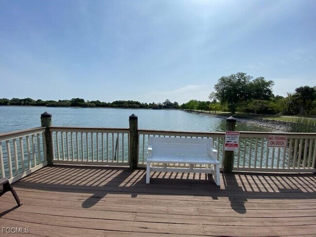 Foto del edificio - 4701 Lakeside Club Blvd