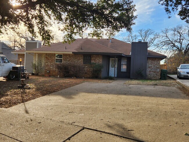 Building Photo - 2508 Windy Pine Ln